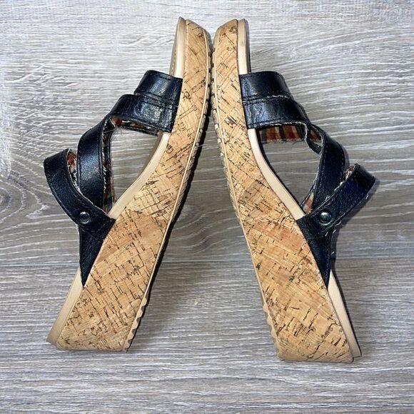 Crocs A-Leigh Cork Wedge Black Leather Strappy Women’s Size 9 Slip On Sandals - Picture 9 of 10